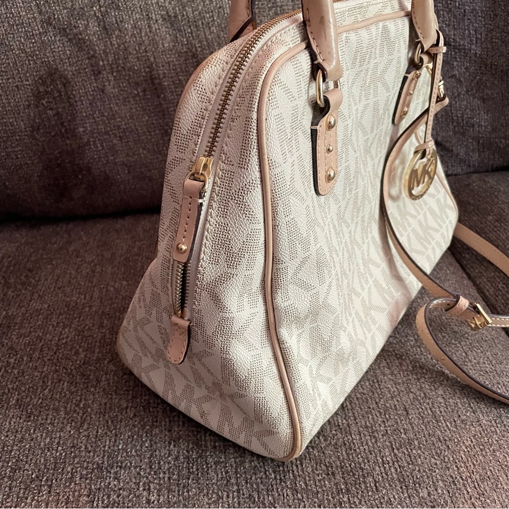 Michael Kors Logo sachet bag - Picture 12 of 12